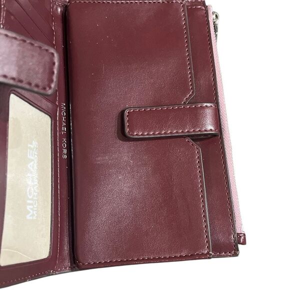 Michael Kors Jet Set Wallet - Picture 4 of 5